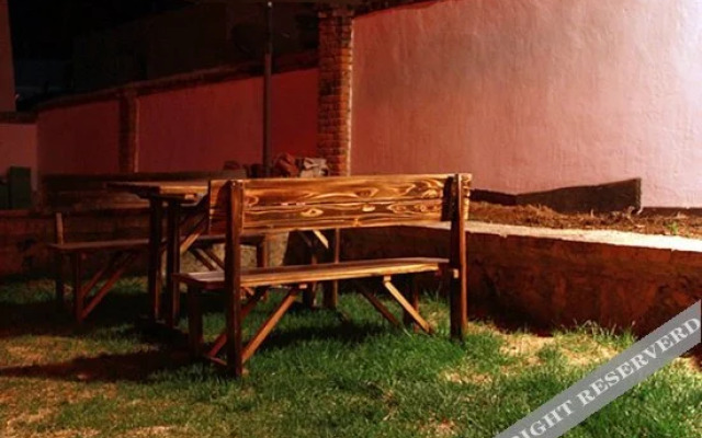 Yinian Zhijian Hostel