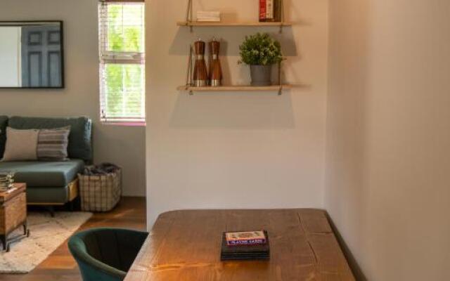 No 33 Stylish and Modern 1 Bed Apartment