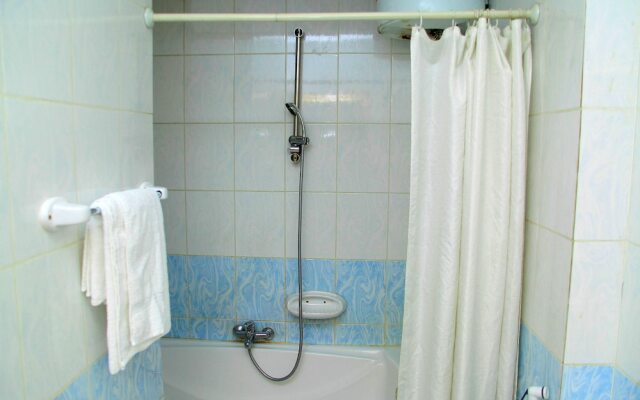 Axum Hotel Addis