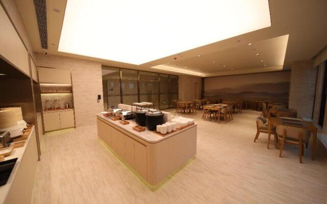 Ji Hotel (Changchun Jingyue Xincheng Street)