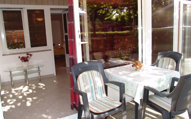 Apartments and Room Boris