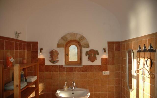 Venus Hill Studio with private pool by the sea