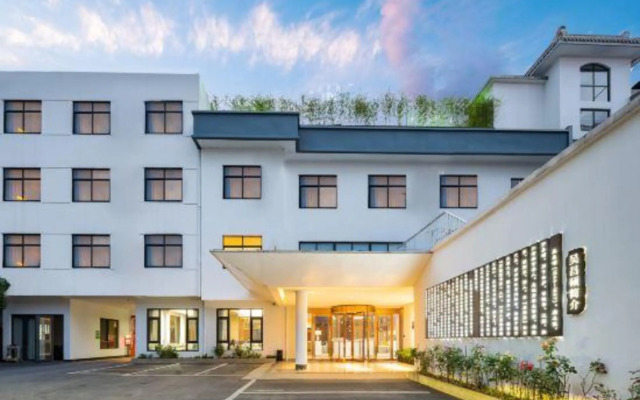 Changshuo Impression Hotel (Anji Wanxiang World Shopping Plaza)