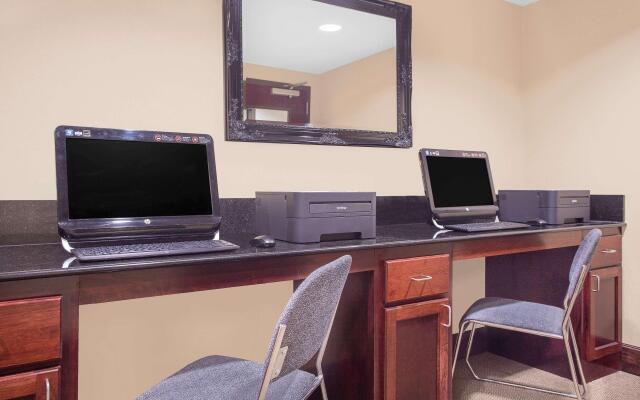 Holiday Inn Express Gulfport Beach by IHG