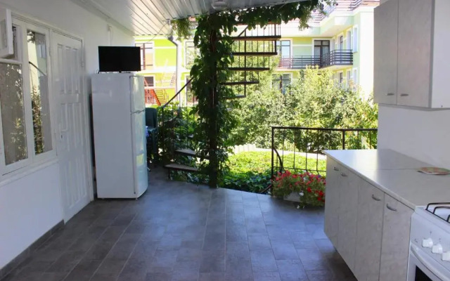 Guest house on Samburova 210b