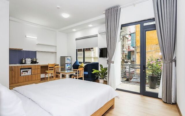 Amazing NYT Home Balcony Cozy Studio