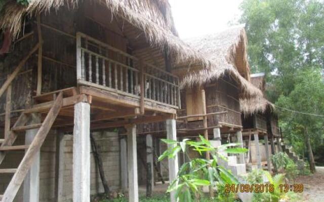 Kampot River Bungalow