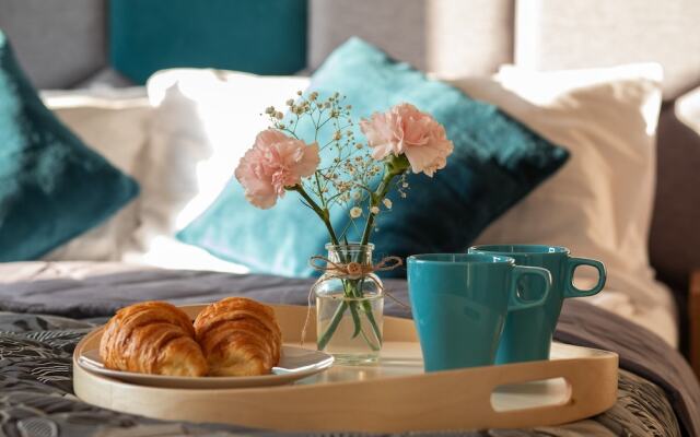 Marynarska Modern Apartment by Renters