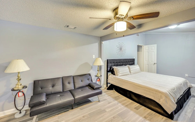 Hike, Golf & Fish: Pine Bluff Retreat