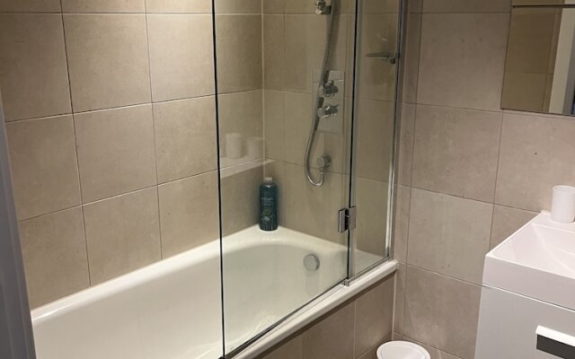 Remarkable 2-bed Apartment in Southampton