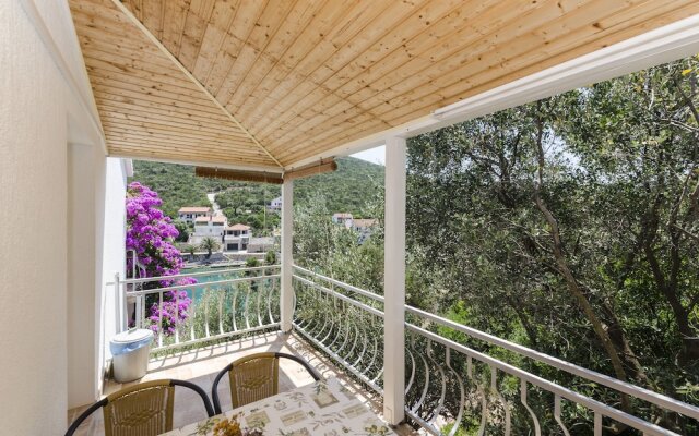 Apartments Dinko