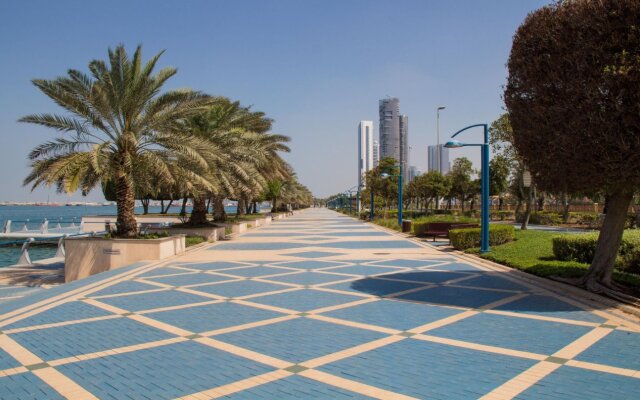 Beach Rotana Residences Hotel