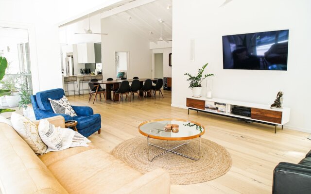 Your Luxury Escape - Paradise Palms