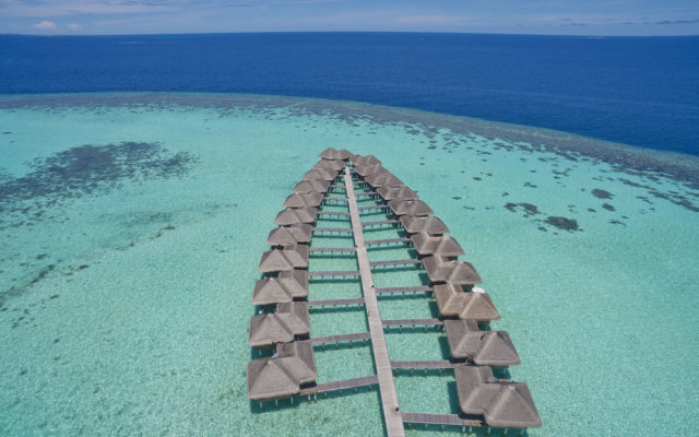 OUTRIGGER Maldives Maafushivaru Resort