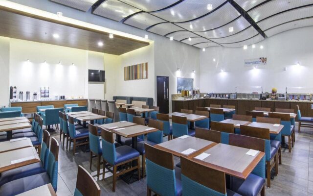 Holiday Inn Guadalajara Patria Universidad by IHG