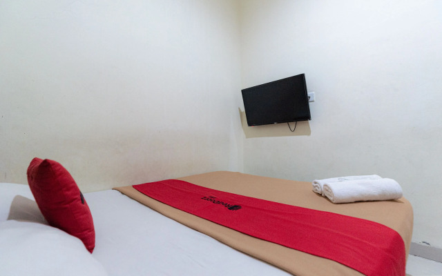 RedDoorz @ Nagoya Indah