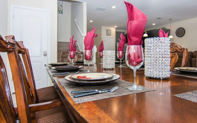 Home next to Disney CG1406