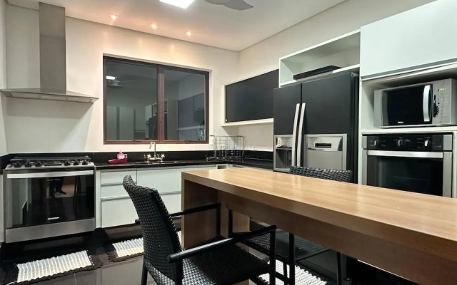Mans o 6 Suites Riviera