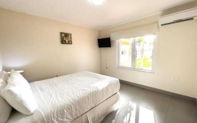 Spacious 6BR Villa w Pool Close2beach Sleeps 16
