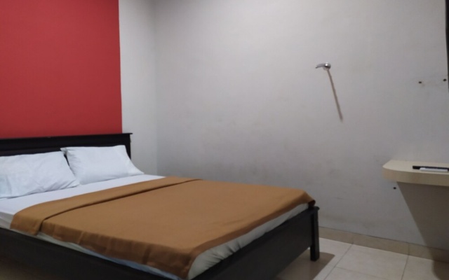 Yulia Guesthouse by OYO Rooms – Guest Rooms – Jakarta