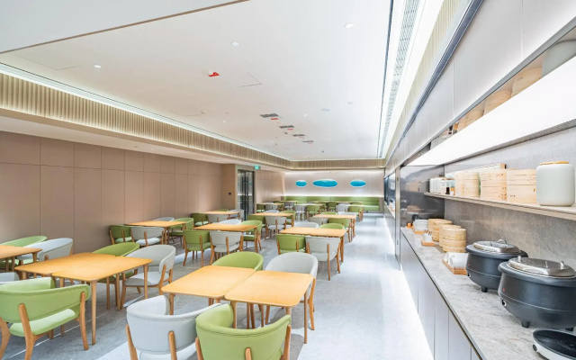 Starway Hotel (Changji Dongfang Plaza)
