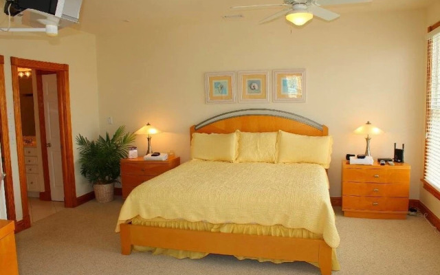 Gulfstream Village 111 3 Br condo by RedAwning