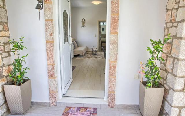 G&K Stone Suites