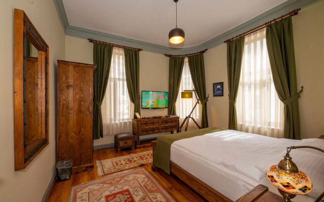 Opera Suites Okanli