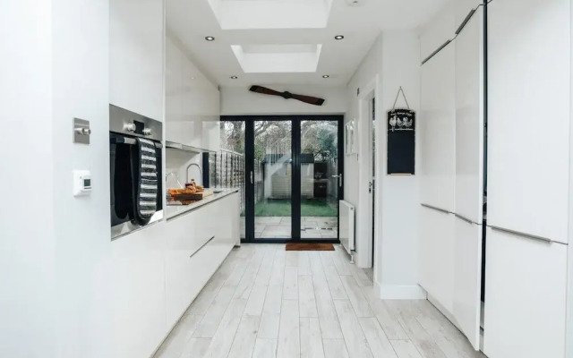 Propeller House - From 165 Per Night