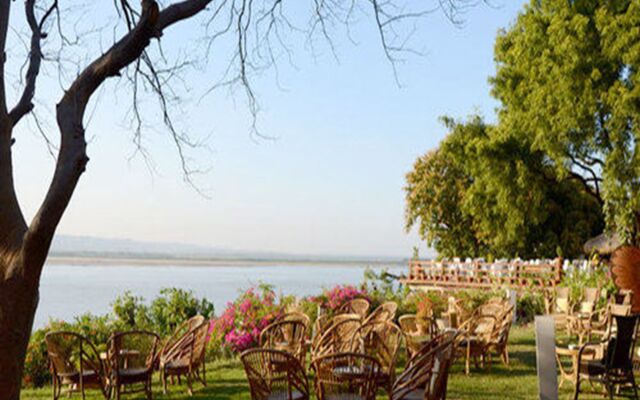 Bagan Hotel River View