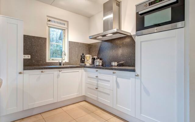 Restyled Thatched Villa Near the Sea in Cosy Domburg