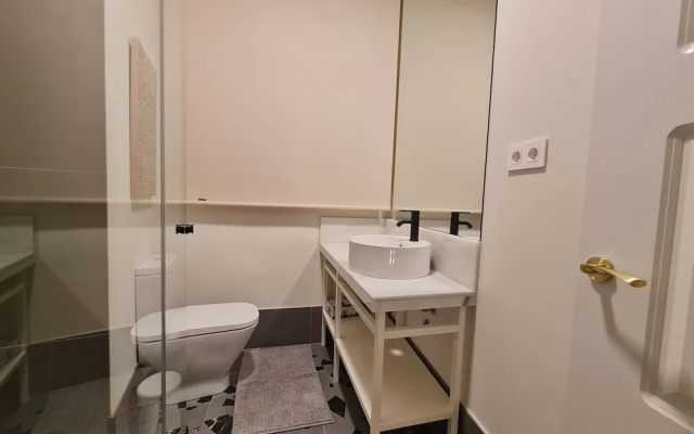 City Center Madrid Apartment With 2 Bedrooms
