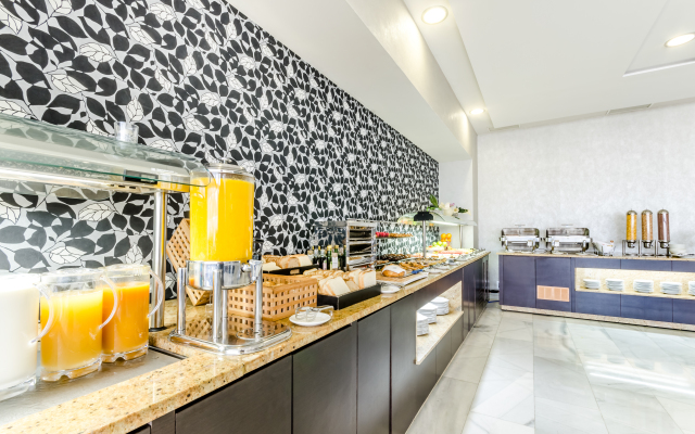 Eurostars Executive Hotel