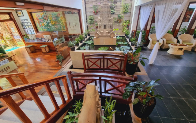 Vid Angkor Boutique