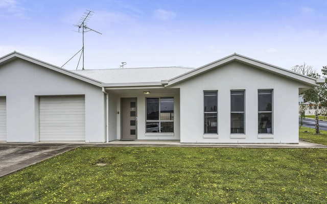 Megan Court Apartments