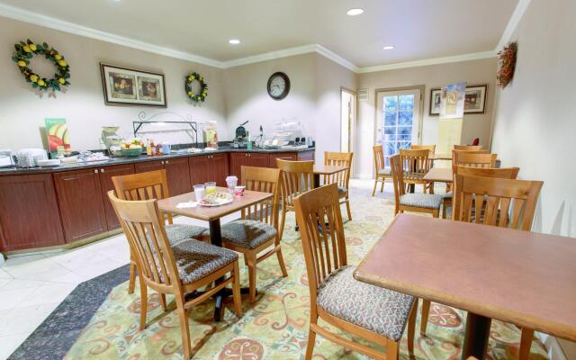 Holiday Inn Express & Suites Mountain View Silicon Valley by IHG