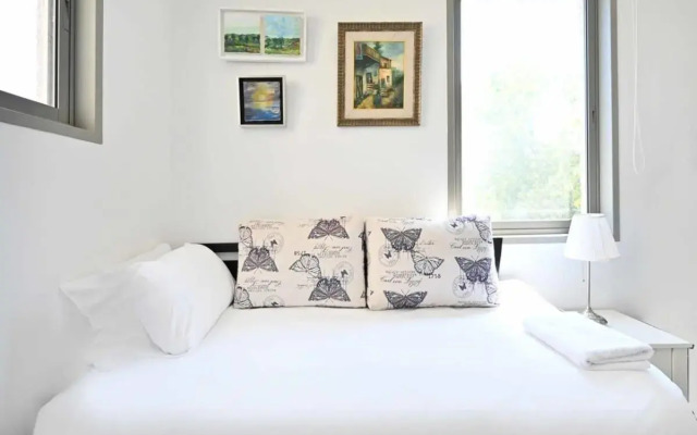 Classy 2BR in Amsterdam by HolyGuest