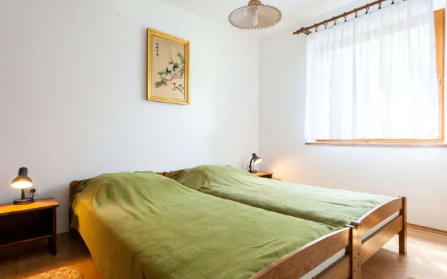 Nice Apartment With Terrace Near the Beach