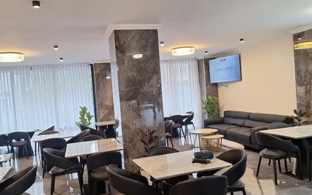 Point Central Hotel
