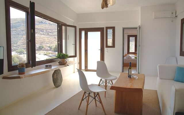 Spathi Beach Bar Restaurant & Suites