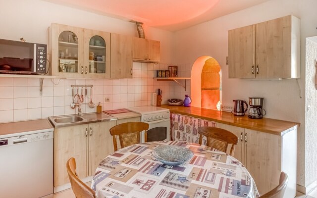 Quiant Holiday Home in Azille With Terrace