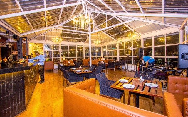 PARADISE - The Whitehouse Cafe