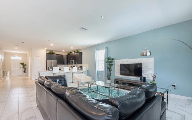 INTerlocking Drive Villa Champions Gate 2