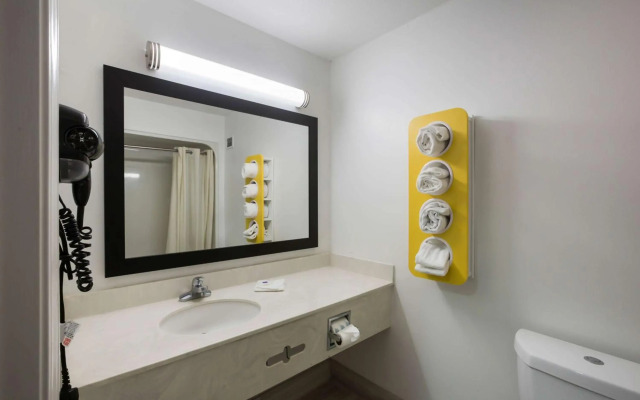 Motel 6 Suwanee, GA - Gwinnett Center