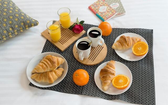 Luxury AC 3BDR Le Marais I by Livinparis