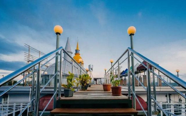 King's Hotel Nagoya Batam