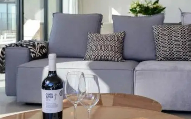 American Colony - 300 sqm Sea View by HolyGuest