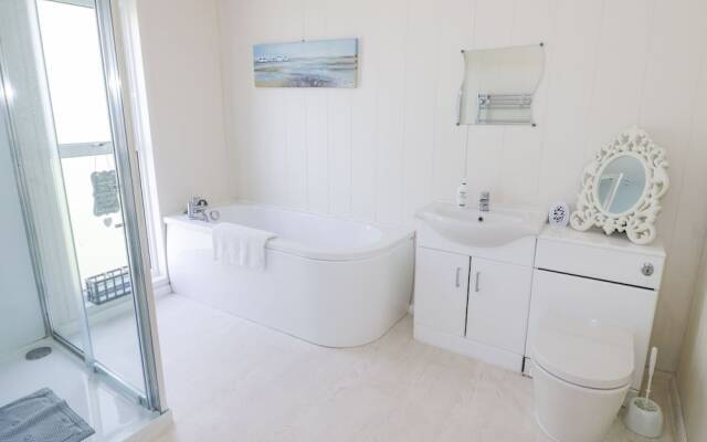 Number 10 Lime Lodge