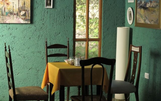 Paloma Suite & Guest House