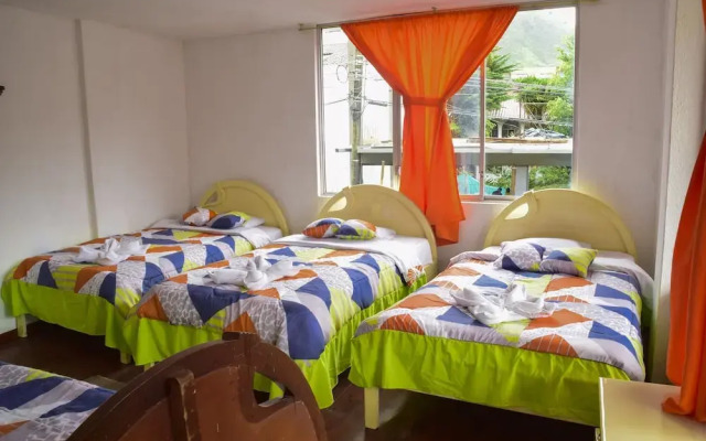 Hostal Santa Cruz Backpackers